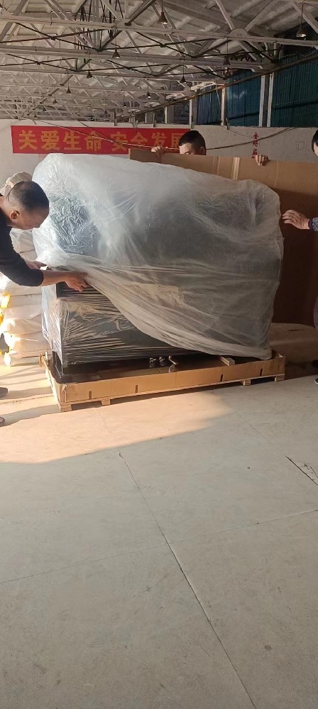 巩义市香榭里搬运钢琴现场
