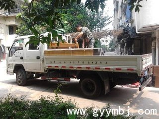 易鸣搬家搬运巩义市世博一品城客户物品现场
