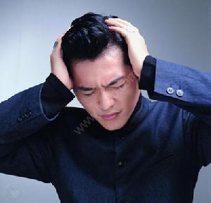 为什么晚上总能听到楼上搬家具的声音？