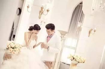 婚后婆婆非要住新房，让我和老公住旧房，还搬走了家里所有的东西？