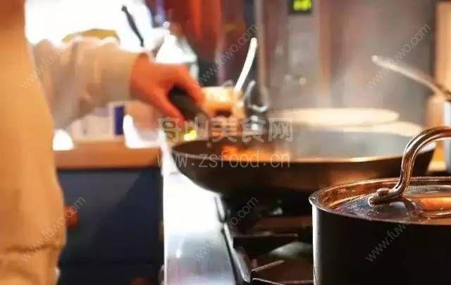 炒完菜不洗锅直接炒下一个菜，有什么不好吗？