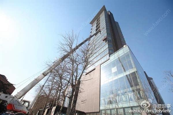 搬家公司怎么把很大的家具搬到高楼里的？